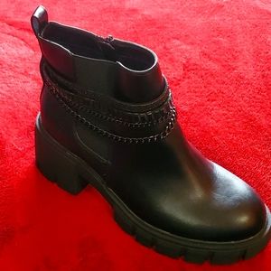 Torrid boots size 9.5ww?